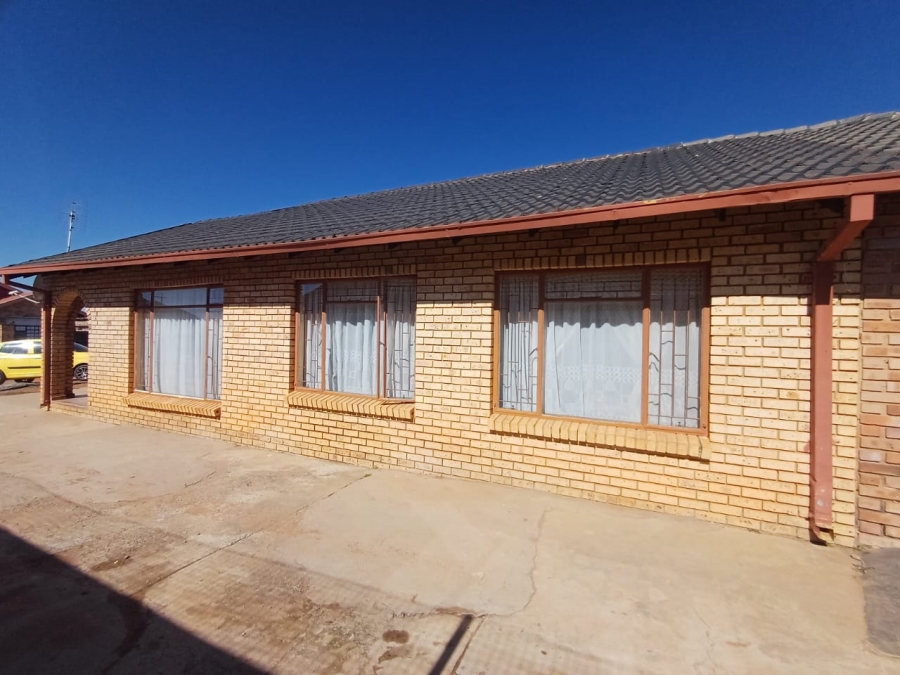 3 Bedroom Property for Sale in Kanana North West